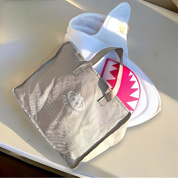 Shark-Shaped Full-Body Bath Pillow Mat: Quick-Dry and Machine Washable - Picture 10 of 12